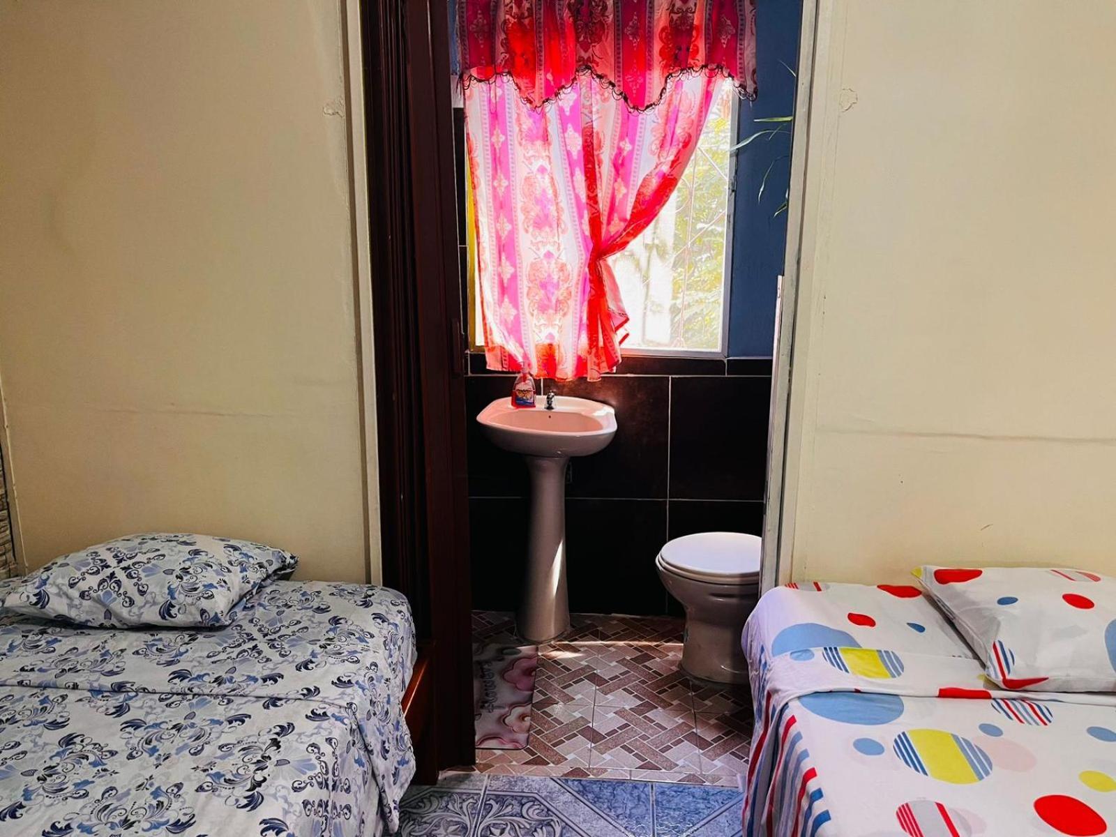 Hospedaje Arvakeni San Cristóbal Bilik gambar