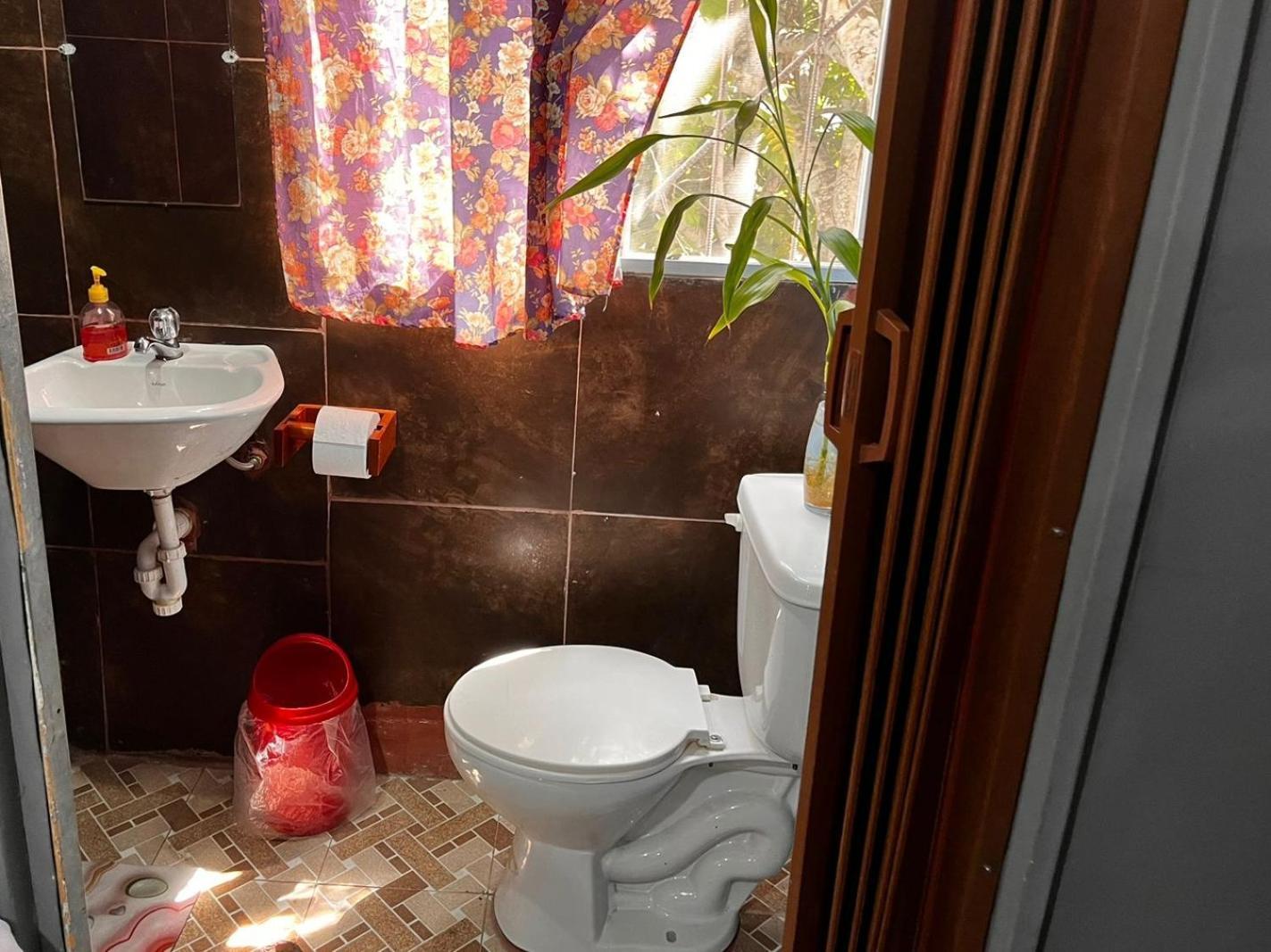 Hospedaje Arvakeni San Cristóbal Bilik gambar