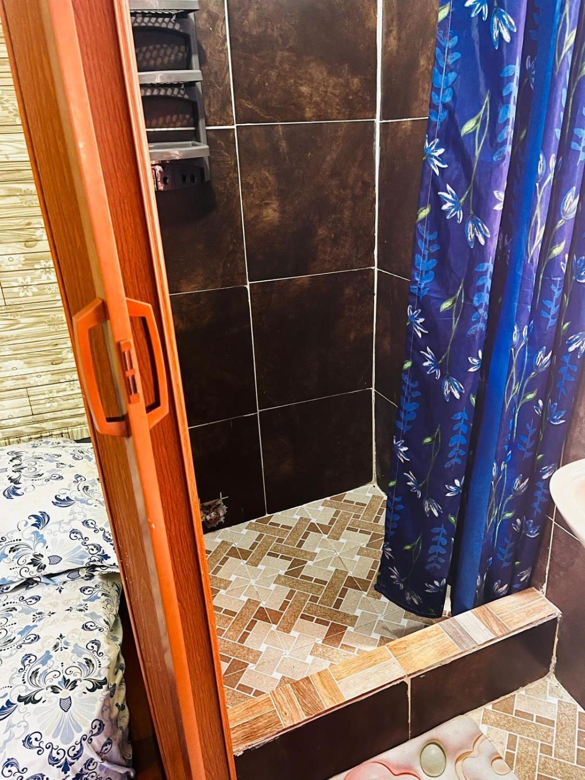 Hospedaje Arvakeni San Cristóbal Bilik gambar